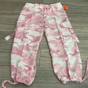 New nwt Anthropologie Verona Pink white camo Capri Pant asst sizes 5 7 9 11 13